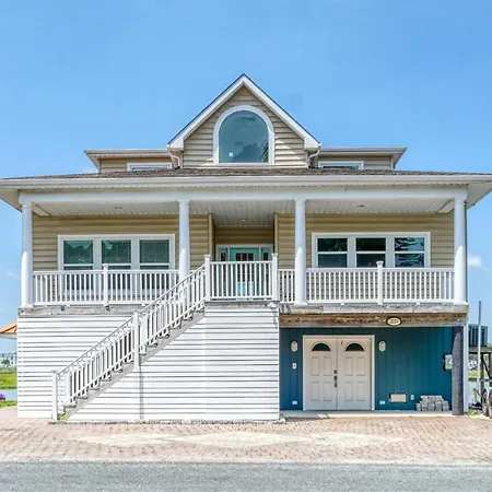 Diving Duck - Waterfront Home W Hot Tub & Boat Dock & King Bed